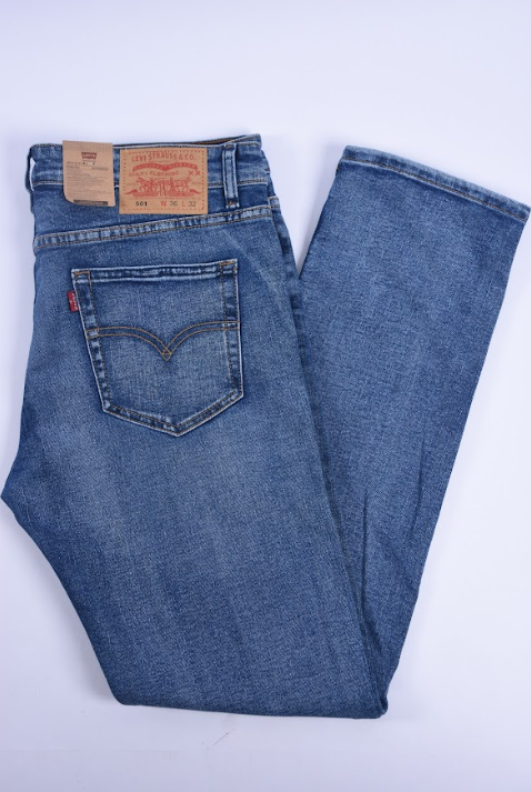 Jean Levi’s Bleu Délavé – Coupe Normale (100 % Coton)