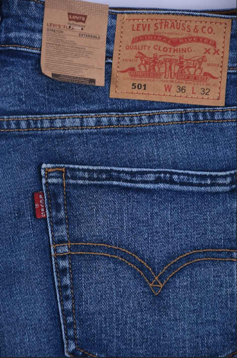 Jean Levi’s Bleu Délavé – Coupe Normale (100 % Coton)