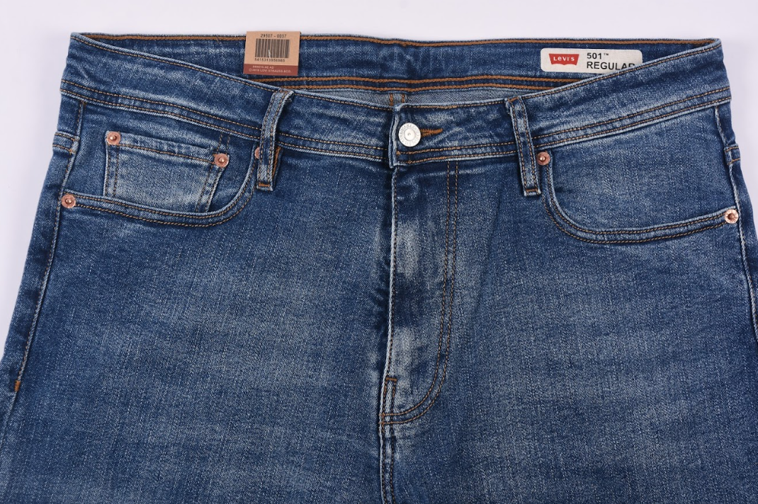 Jean Levi’s Bleu Délavé – Coupe Normale (100 % Coton)